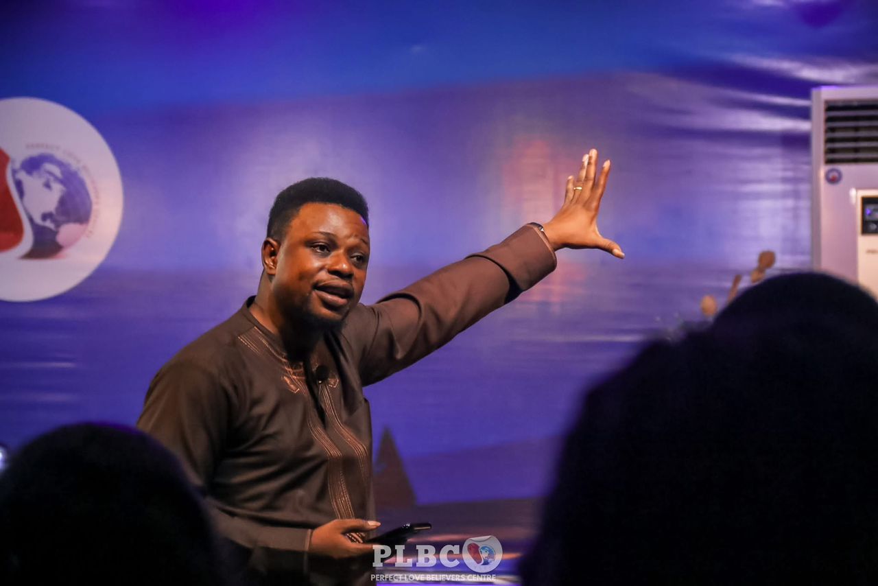 Pastor Preston Idoro teaching